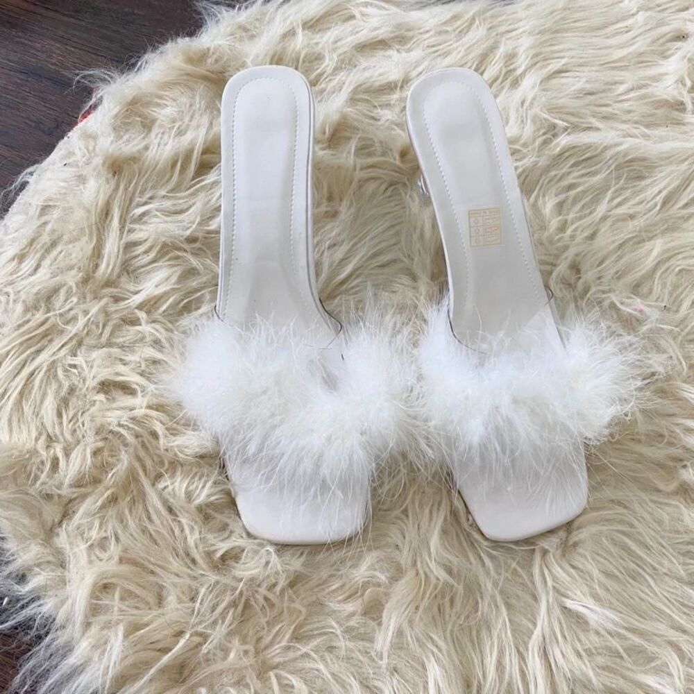 NWOT White Fluffy Faux Fur Square Toe Clear Kitten Heel Mules Heels US 10
